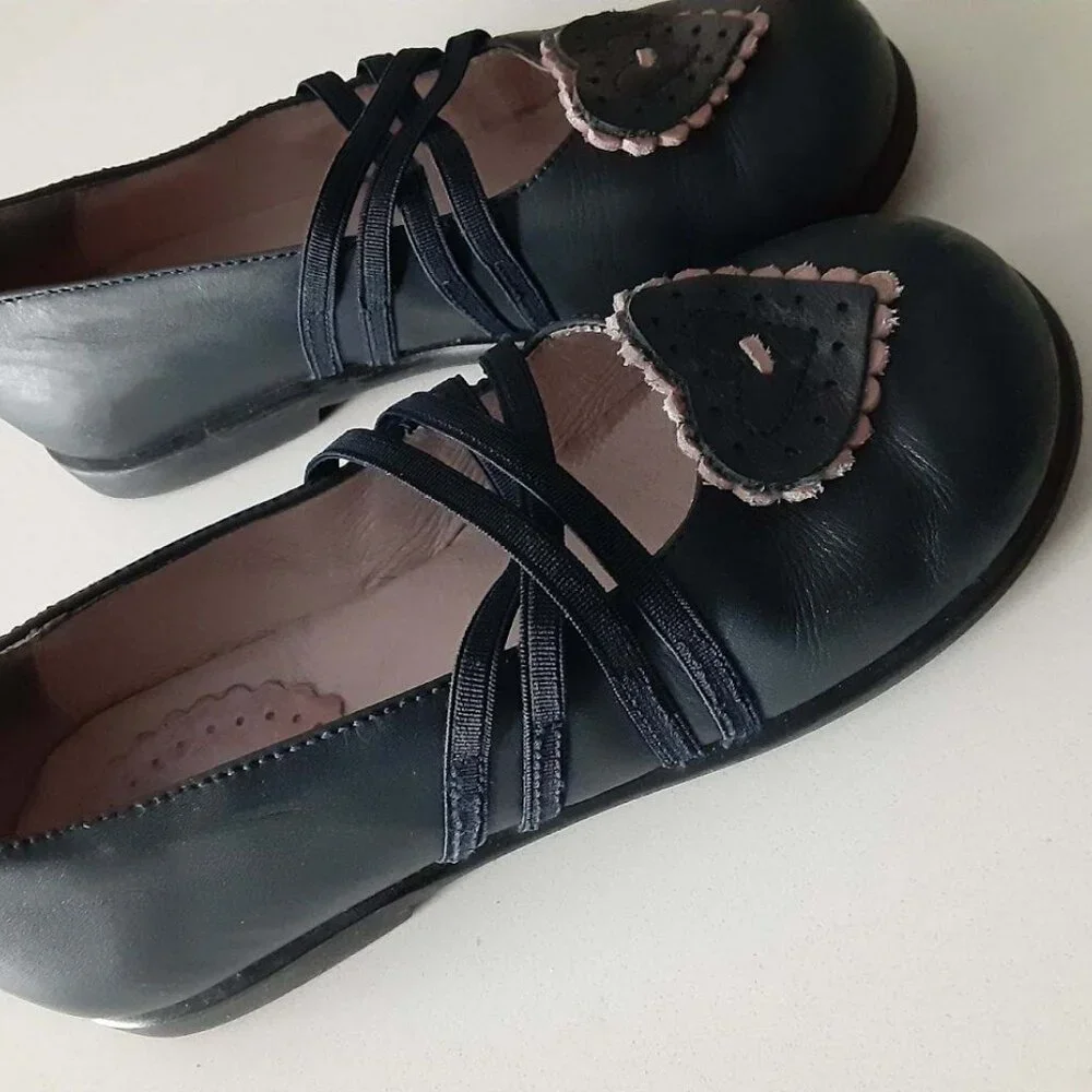 Jacadi kids shoes - blue leather size 28 -  pink trim  heart detail